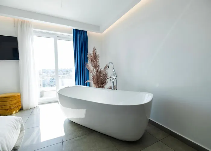 Flamingo Malta Hotel San Ġiljan